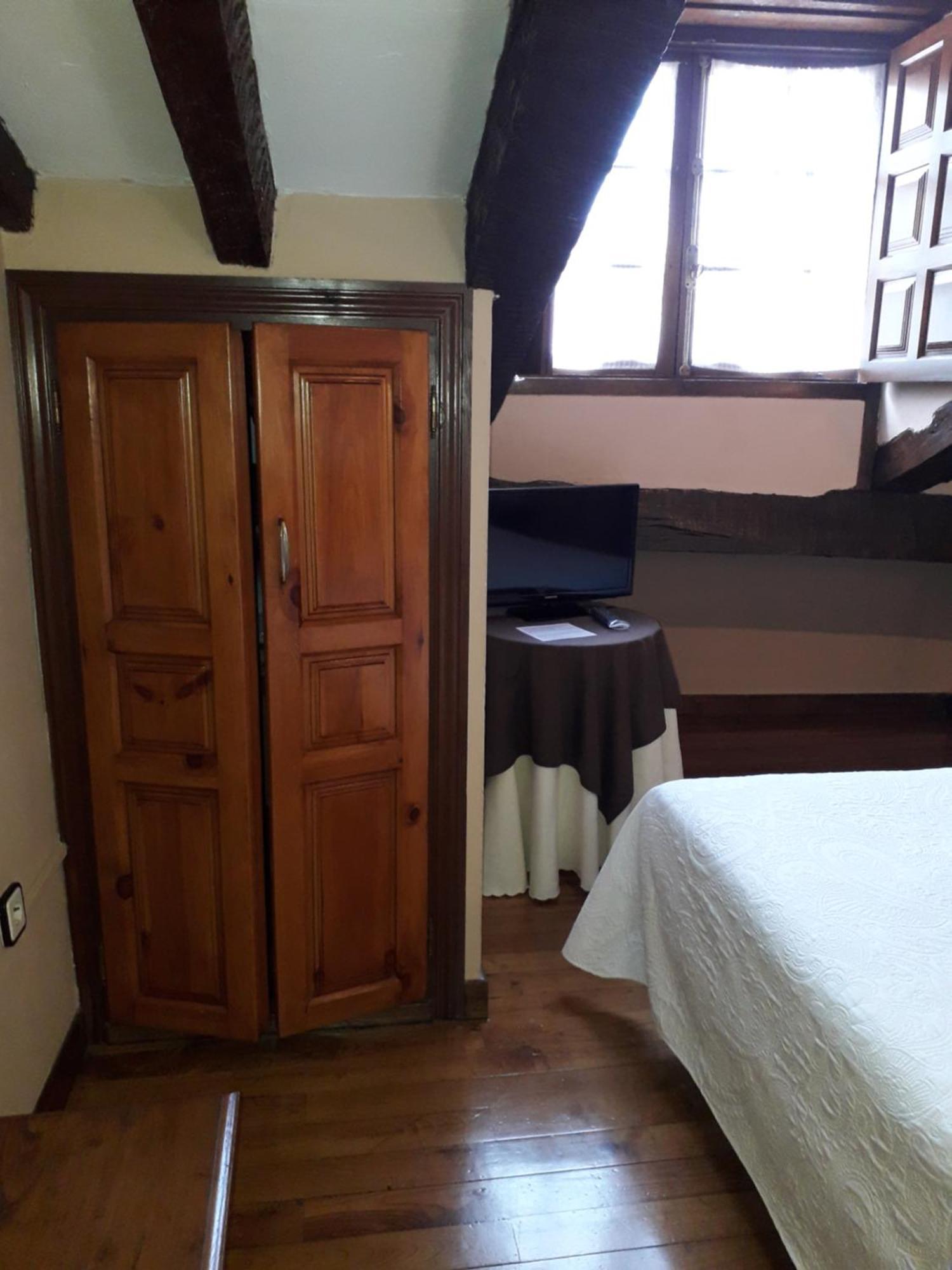 Posada Santa Juliana Santillana del Mar Phòng bức ảnh